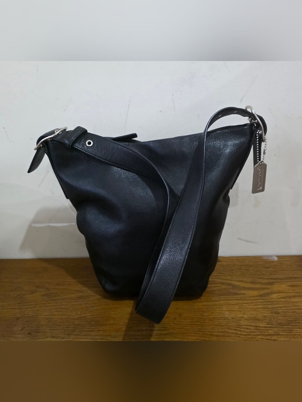 Like New!Vintage Coach bucket soft black leather Shoulder bag